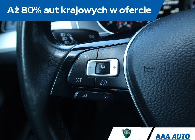 Volkswagen Passat cena 55000 przebieg: 172160, rok produkcji 2015 z Radomyśl Wielki małe 436